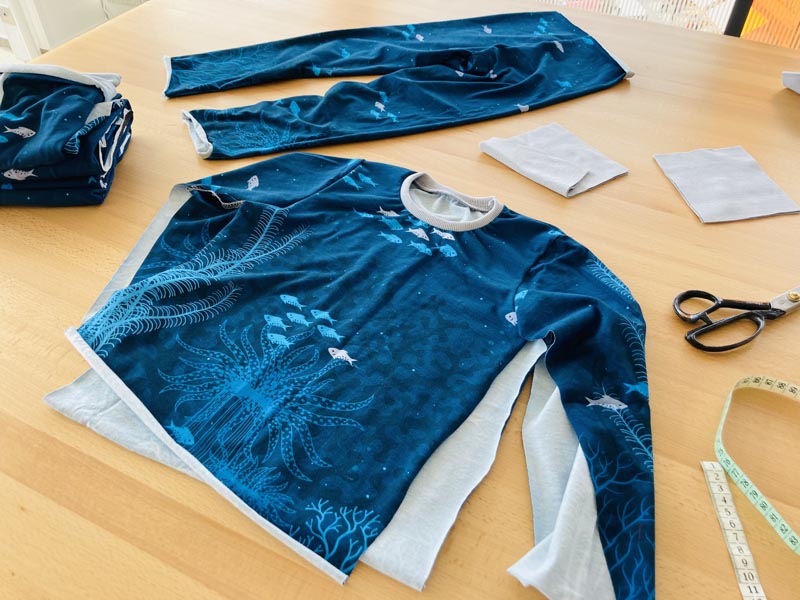 Střih - jednoduché dětské pyžamo z úpletu