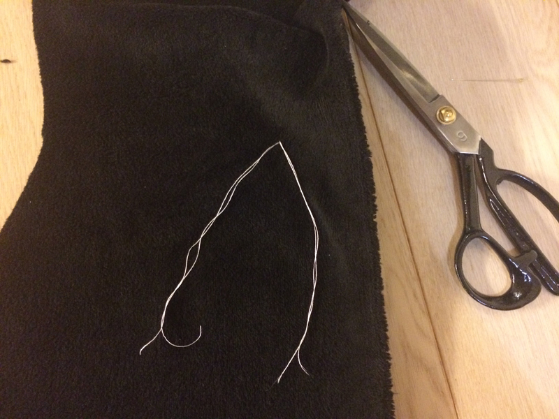 Jak ušít dámskou mikinu s kapucí (návod a střih)