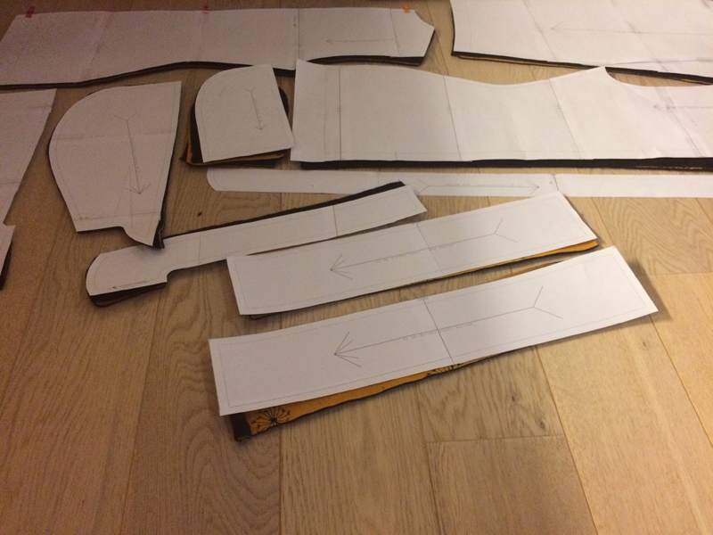 Střih a návod na šití mikiny