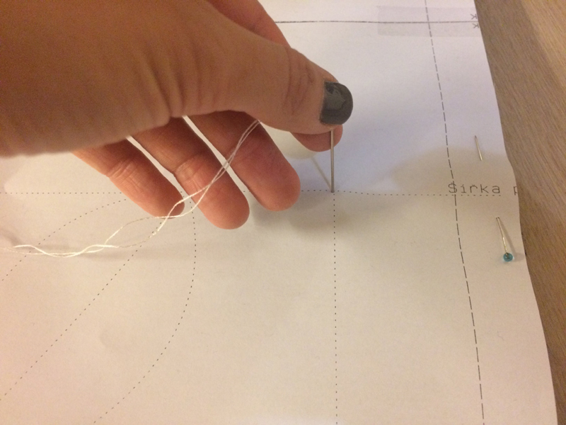 Jak ušít dámskou mikinu s kapucí (návod a střih)