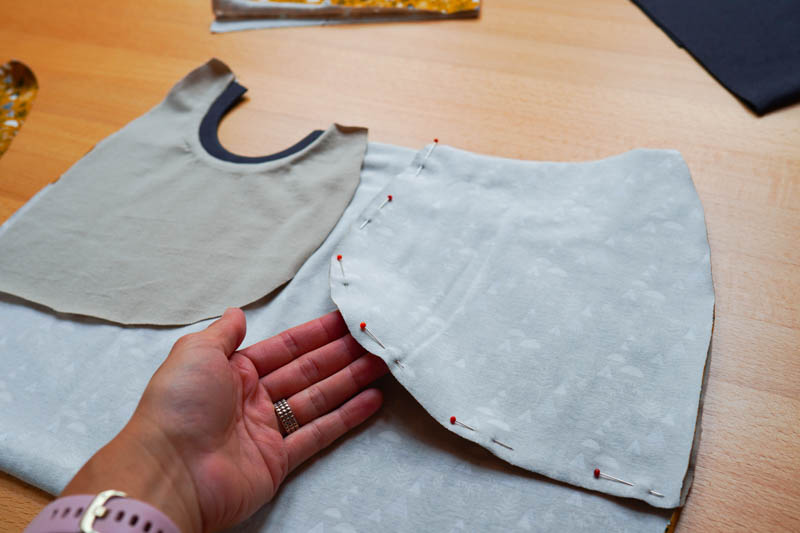 Jak ušít jednoduchou úpletovou sukni - kapsy (kompletace kapsových váčků)