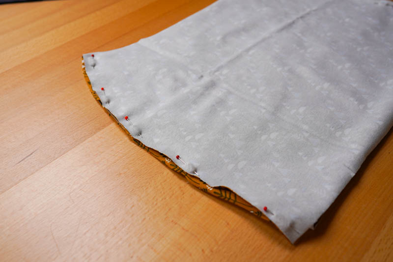 Jednoduché šití - návod na sukni s kapsami do nápletu - boční švy