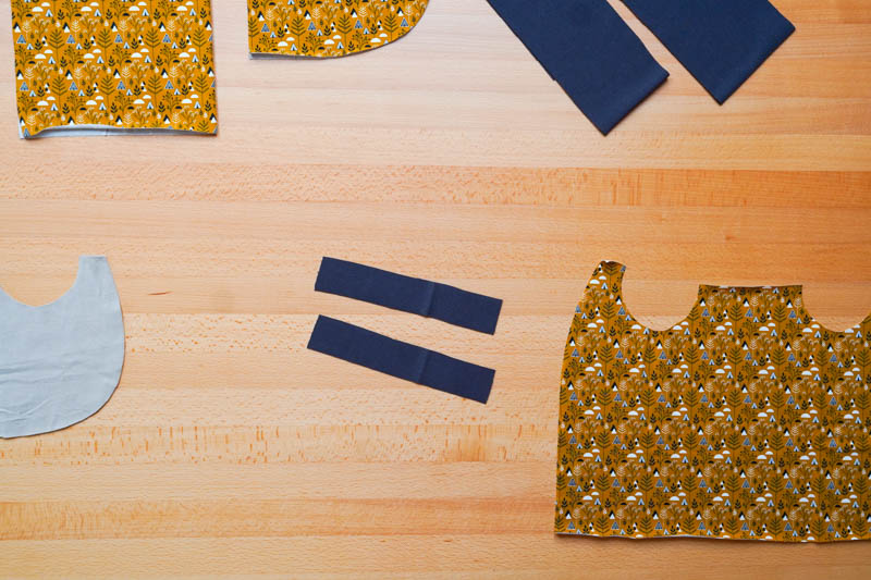 Jak ušít jednoduchou sukni z úpletu - střihová příprava, stříhání látky