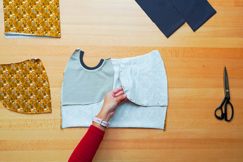 Jak ušít jednoduchou úpletovou sukni - kapsy (kompletace kapsových váčků)