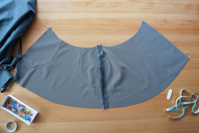 Návod jak ušít dámskou zimní sukni - šití pravého bočního švu