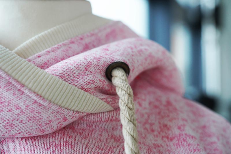 Jak ušít ze svetroviny mikinu