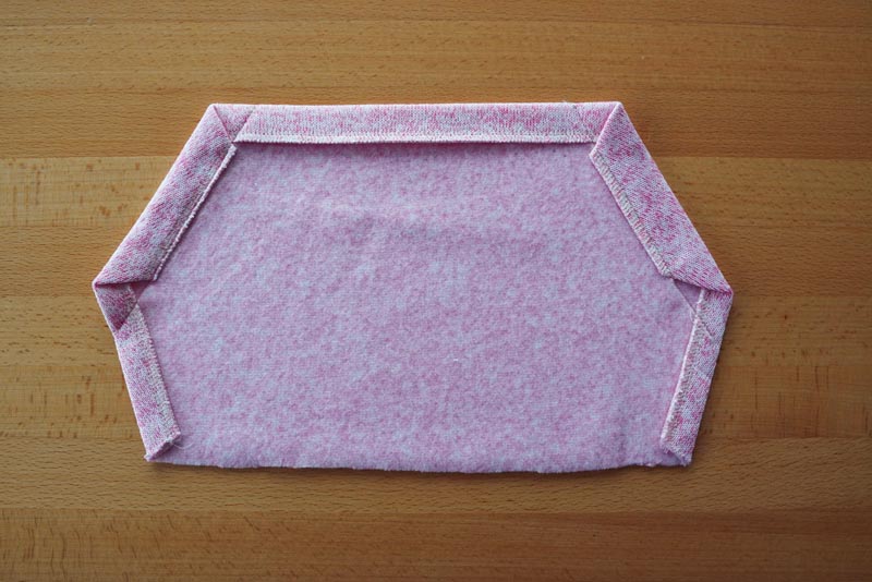 Střih a návod na dámskou mikinu s klokankou a kapucí - nakládaná kapsa (klokanka)