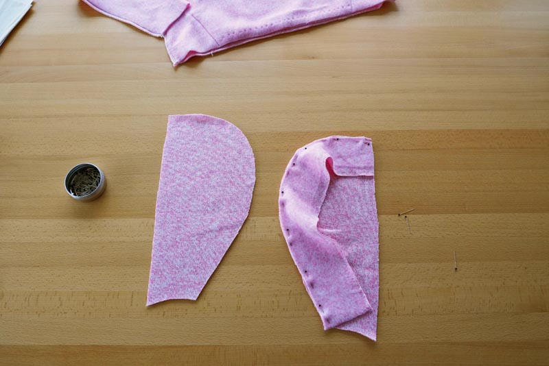 Střih a návod na dámskou mikinu s klokankou a kapucí - kapuce