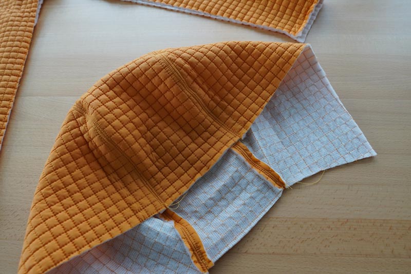 Střih a návod jak ušít dámský prošívaný celopropínací kabát s velkým límcem a kapucí - kapuce
