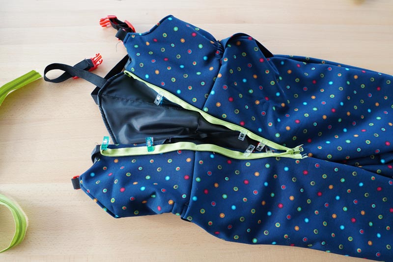 Střih a návod jak ušít dětské oteplováky - zip