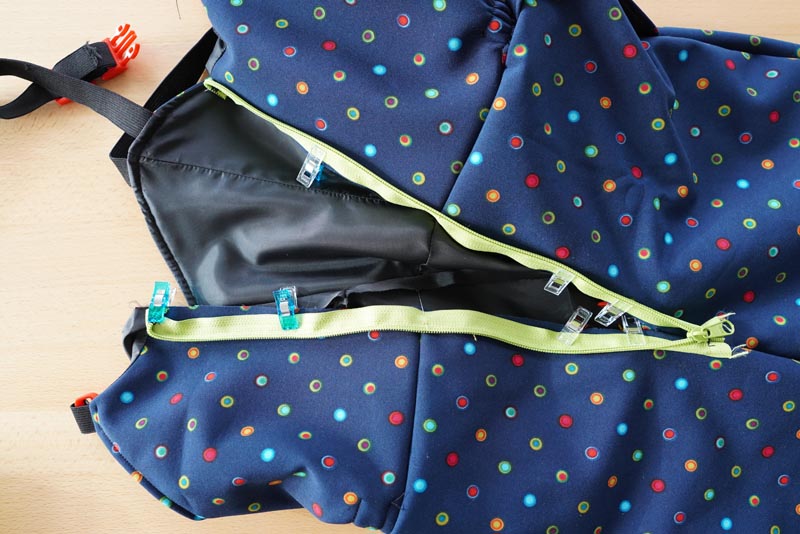 Střih a návod jak ušít dětské oteplováky - zip