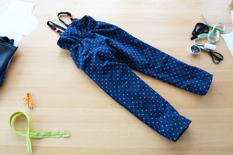 Střih a návod jak ušít dětské oteplováky (lyžařské kalhoty)