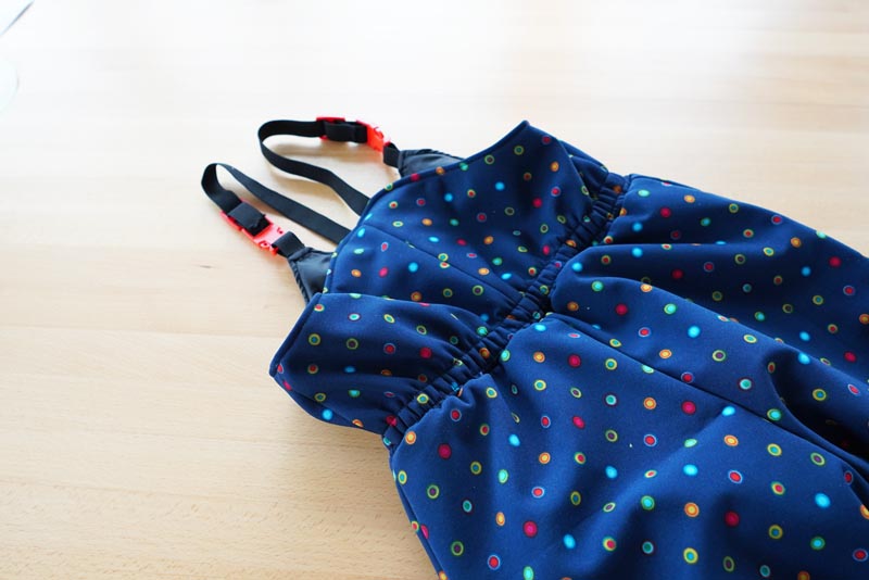 Střih a návod jak ušít dětské oteplováky (lyžařské kalhoty)