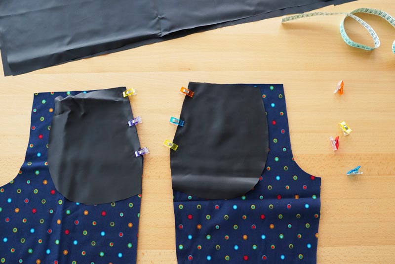 Střih a návod jak ušít dětské oteplováky - kapsy