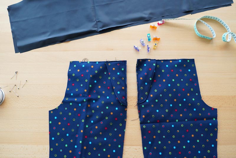 Střih a návod jak ušít dětské oteplováky - kapsy a patky