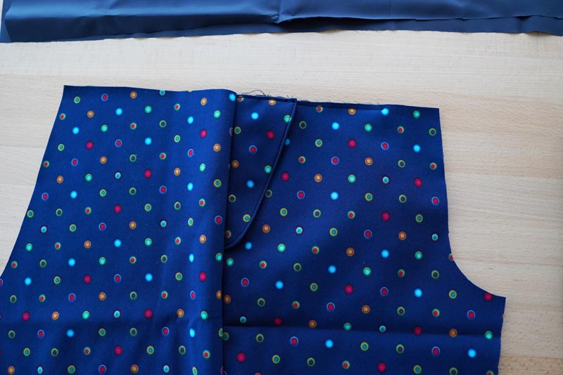 Střih a návod jak ušít dětské oteplováky - boční švy