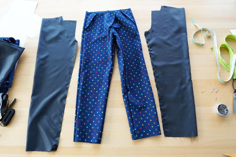 Střih a návod jak ušít dětské oteplováky - podšívka, krokové švy