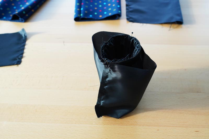 Střih a návod jak ušít dětské oteplováky - nohavicové díly do gumy