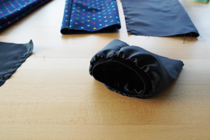 Střih a návod jak ušít dětské oteplováky - nohavicové díly do gumy