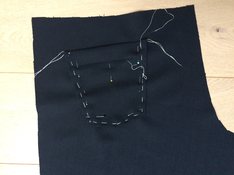 Jak ušít dámské kalhoty, přišití nakládaných kapes