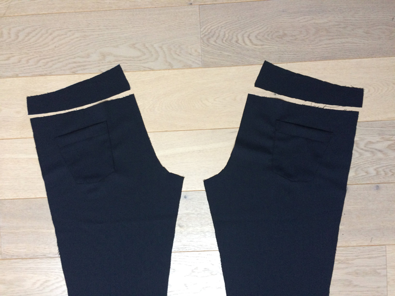 Jak ušít dámské kalhoty, šití zadních sedel