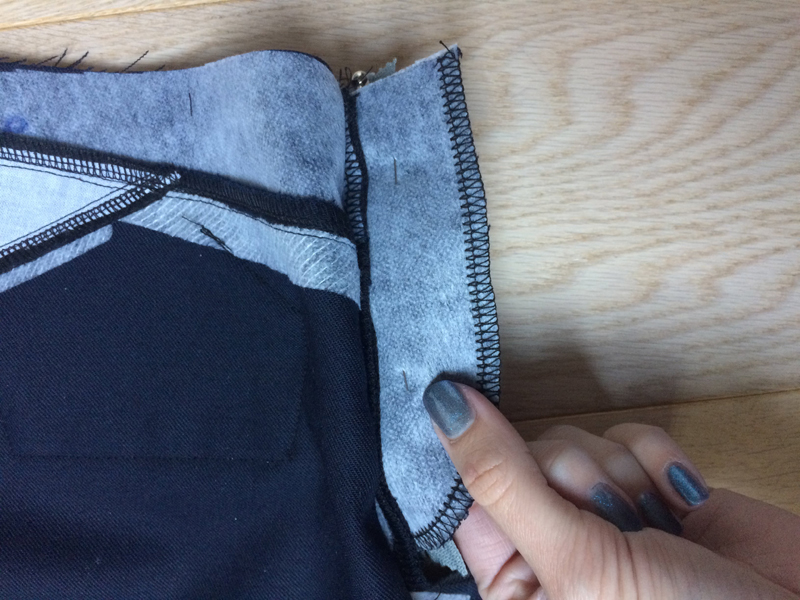 Jak ušít dámské kalhoty, rozparek zipu (poklopec)