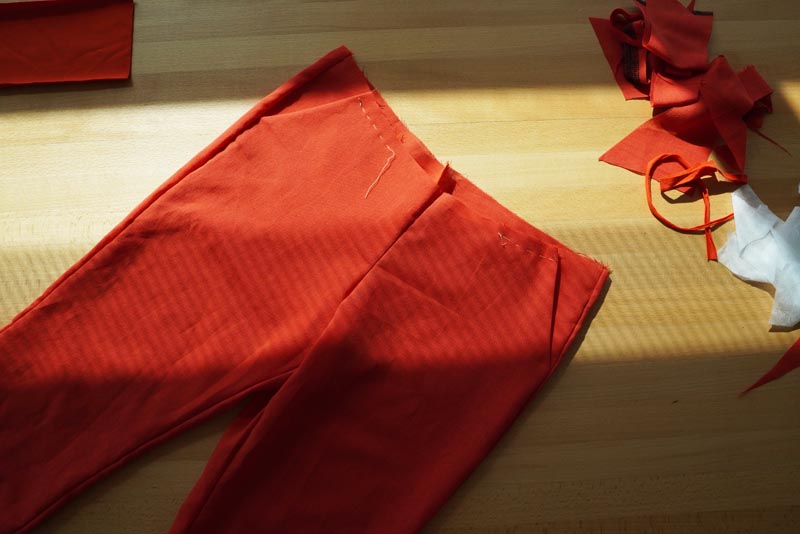 Střih a návod jak ušít jednoduché dámské kalhoty do nápletu - šití sedového švu