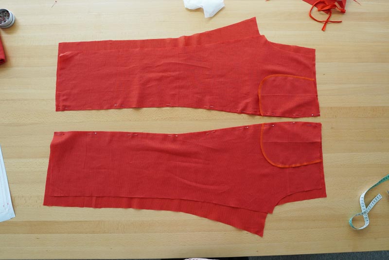 Střih a návod jak ušít jednoduché dámské kalhoty do nápletu - šití bočních švů