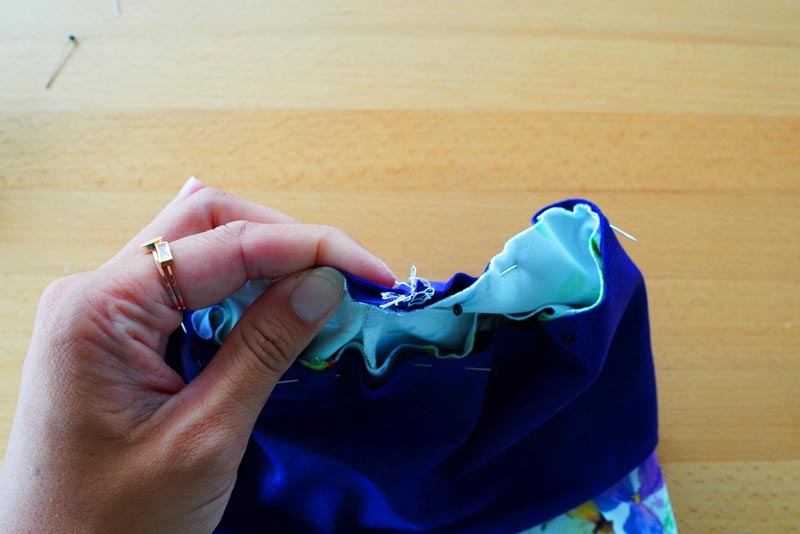 Jak ušít dětské sportovní legíny se sedlem - šití sedla