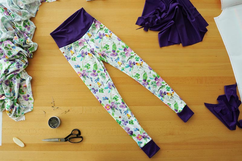 Střih na dětské sportovní legíny se sedlem YOGA + návod na šití