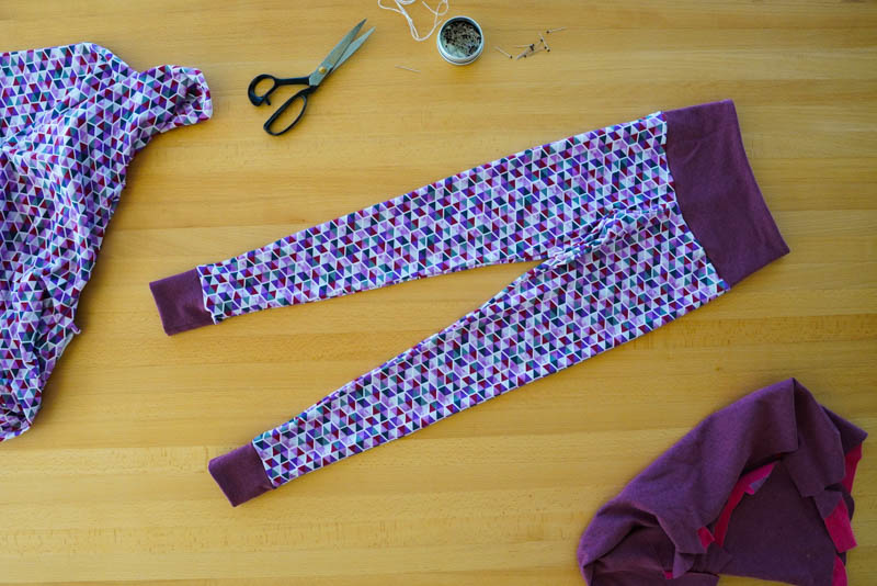 Střih na dětské sportovní legíny se sedlem YOGA + návod na šití