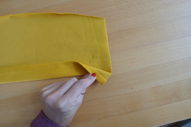 Jak ušít tričko se zipem a nízkým stojatým límečkem - rukávy