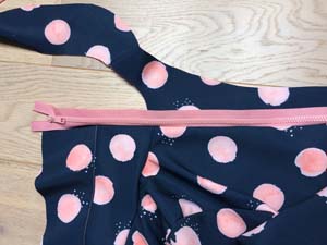 Jak ušít dětský kabátek HELLO DOLLY