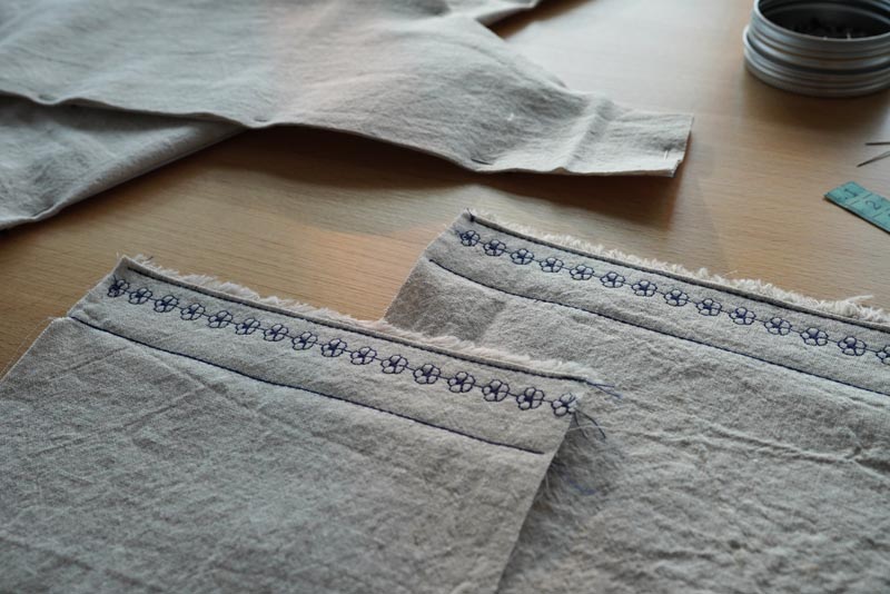 Střih na dámskou zástěru zdarma + návod na šití krok za krokem: Kapsa