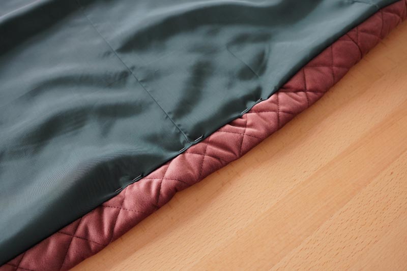 Střih a návod jak ušít dámskou dlouhou vestu s podšívkou, vysokým límcem a vnořenými kapsami - dokončení podšívky