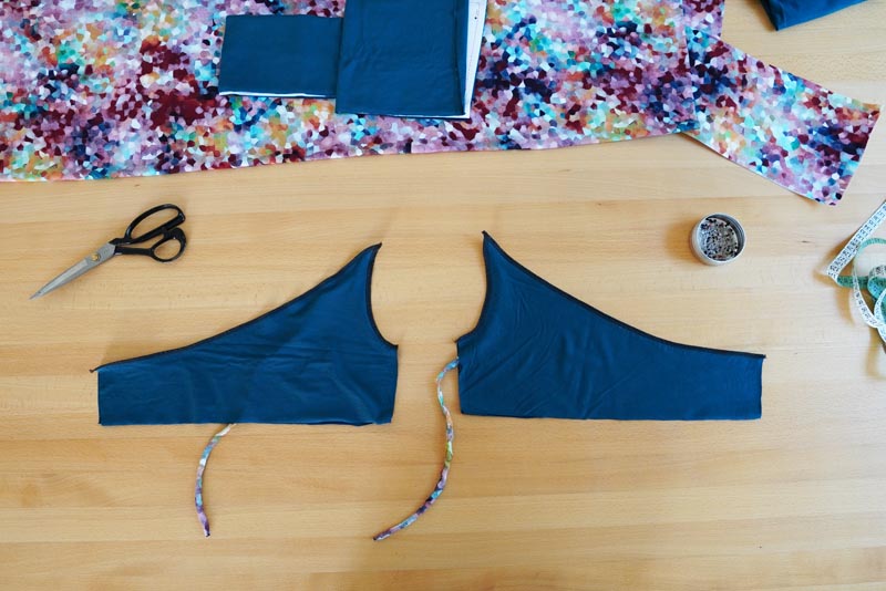 Jak ušít dámské maxišaty - špagetová ramínka