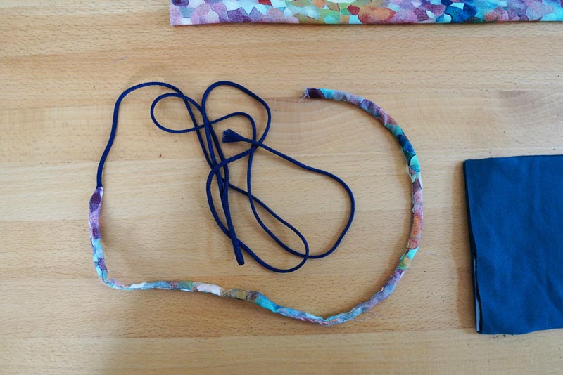 Jak ušít dámské maxišaty - špagetová ramínka