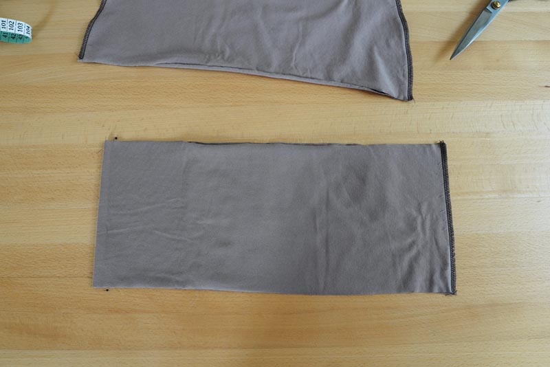 Střih a návod na jednoduché dámské tričko s překřížením - spodní lem