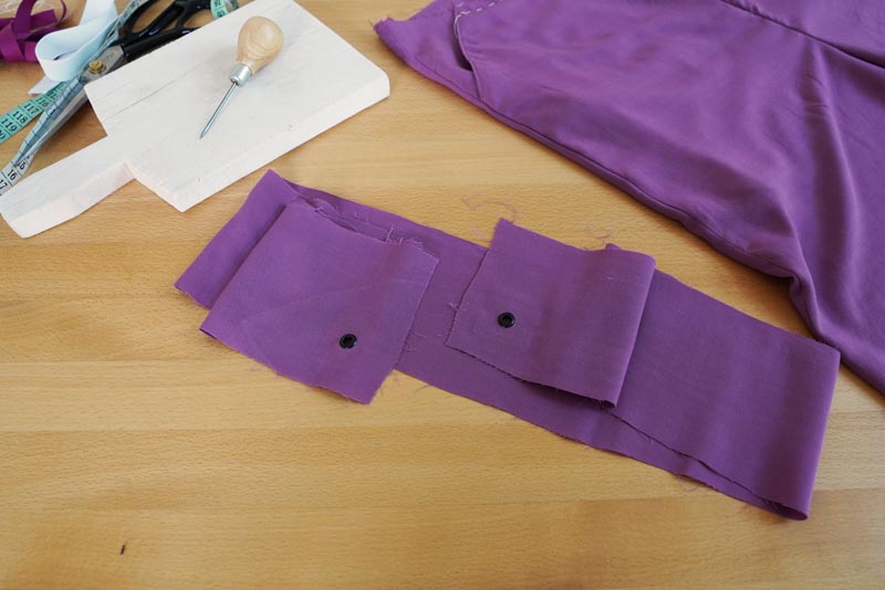 Jak ušít jednoduché dámské široké letní kalhoty s rozparkem - průchodky v pásku (pasovém límci)