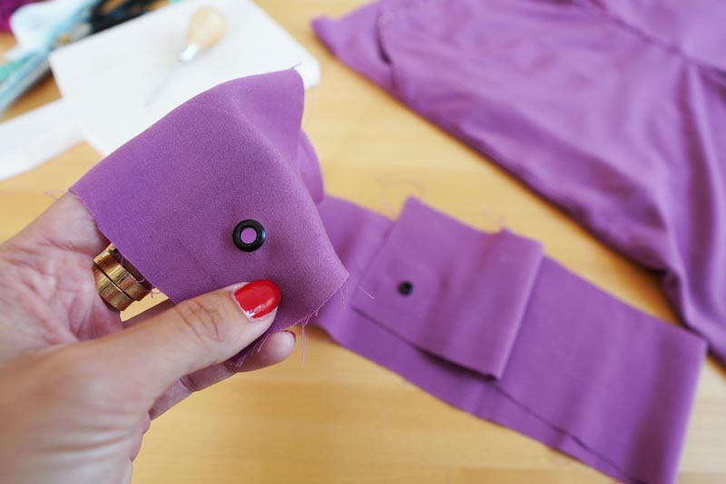 Jak ušít jednoduché dámské široké letní kalhoty s rozparkem - průchodky v pásku (pasovém límci)