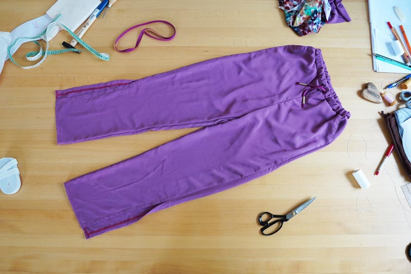 Jak ušít jednoduché dámské široké letní kalhoty s rozparkem