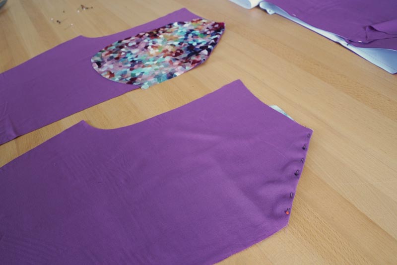 Jak ušít jednoduché dámské široké letní kalhoty s rozparkem - šití klínové kapsy