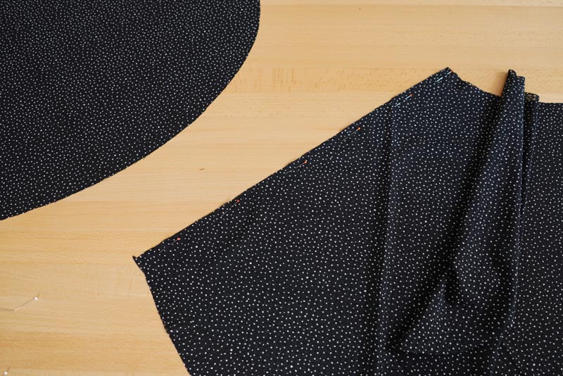 Střih na dámskou zavinovací sukni - návod jak ušít dámskou sukni - boční švy