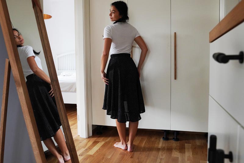 Střih na dámskou zavinovací sukni