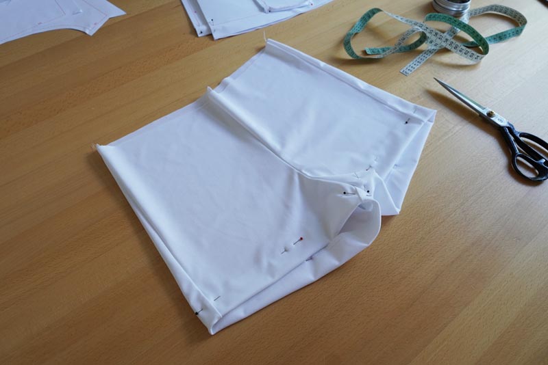 Střih na dámskou šortkovou sukni (sukni s všitými kraťasy) - spodní lem šortek