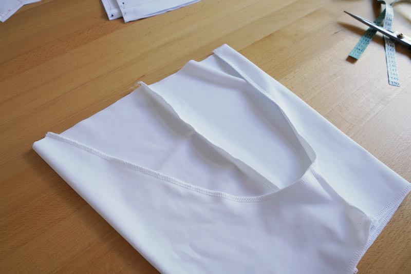 Střih na dámské šortky se sukní (sukni s všitými kraťasy) - sedový šev