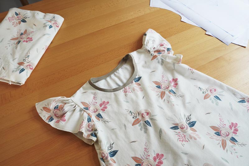 Střih a návod jak ušít jednoduchou dětskou tuniku / halenku