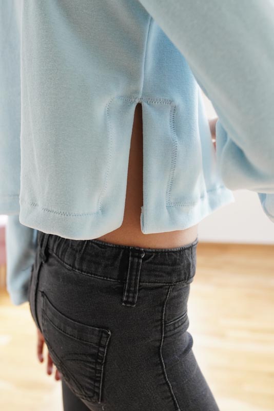 Střih na dětskou a dámskou crop mikinu - návod jak ušít mikinu