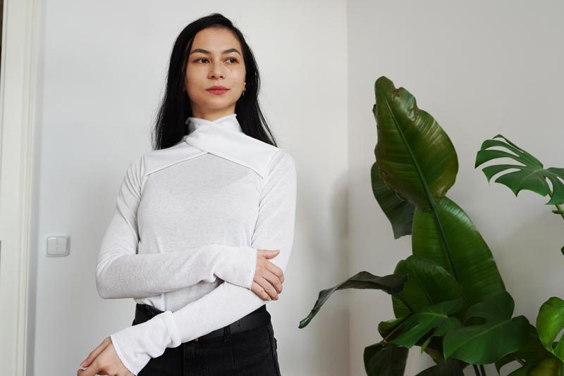 Střih a návod jak ušít dámské tričko ORIGAMI se stojáčkem a překřížením