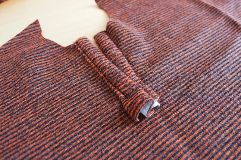 Střih a návod na dámské teplé pončo s límcem